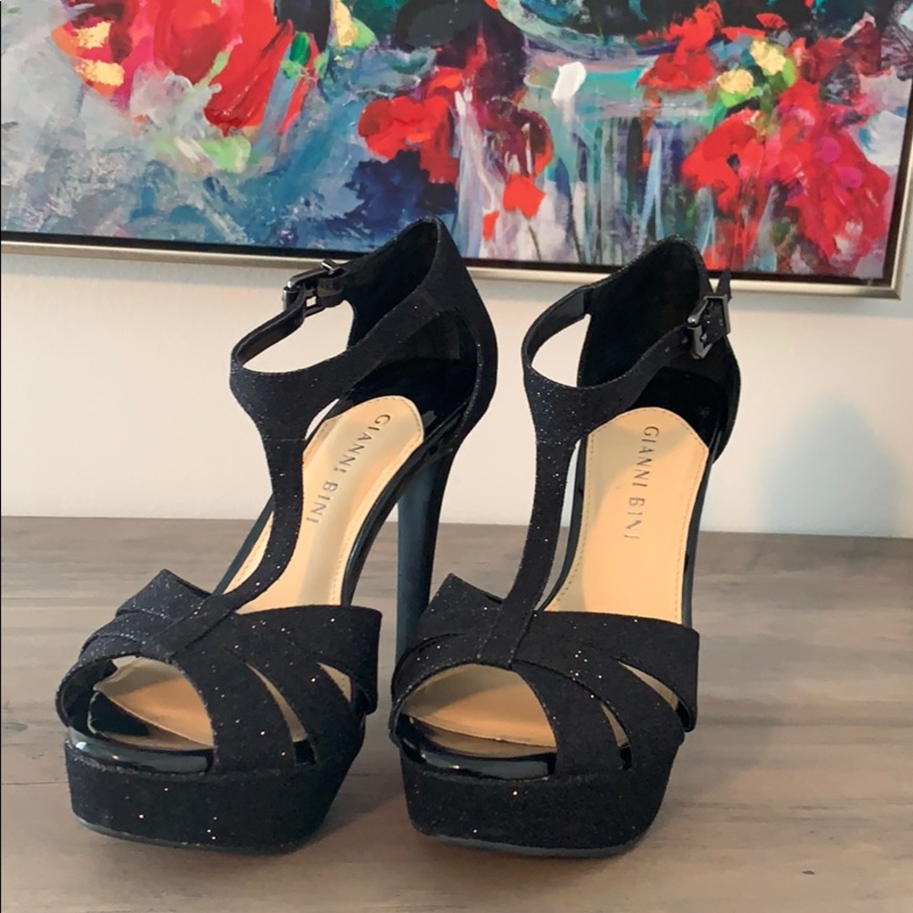 Gianni Bini Kelli Sandals